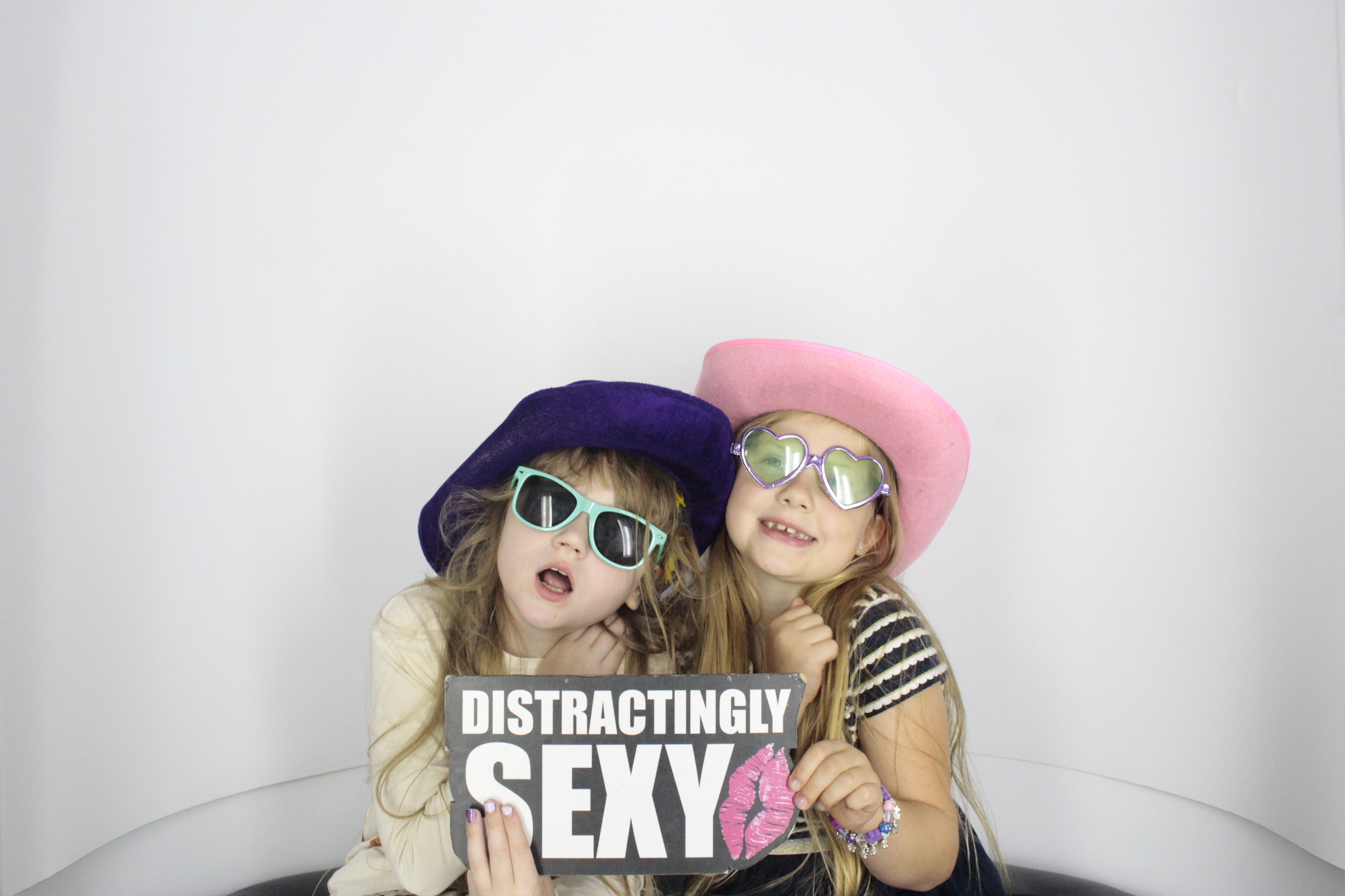 Nadine 40th Birthday  | View more photos from the event at gallery.myphotoboothexperience.co.uk/u/MyPhotoBoothExperienceLtd/Nadine-40th-Birthday